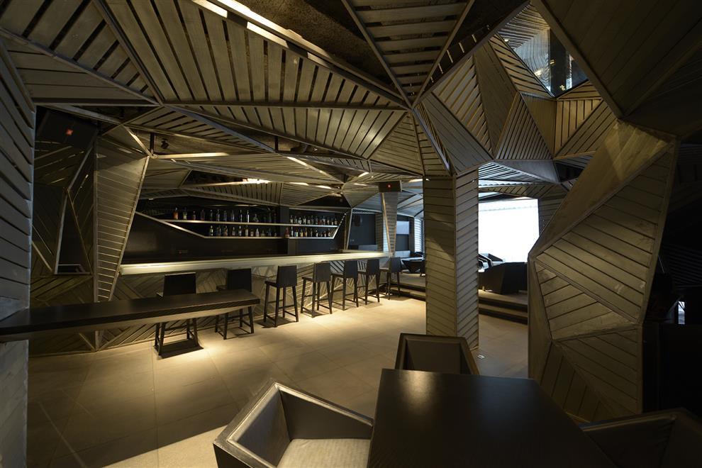 Of Strips and Stripes: ‘Re’- Current Interior Trends